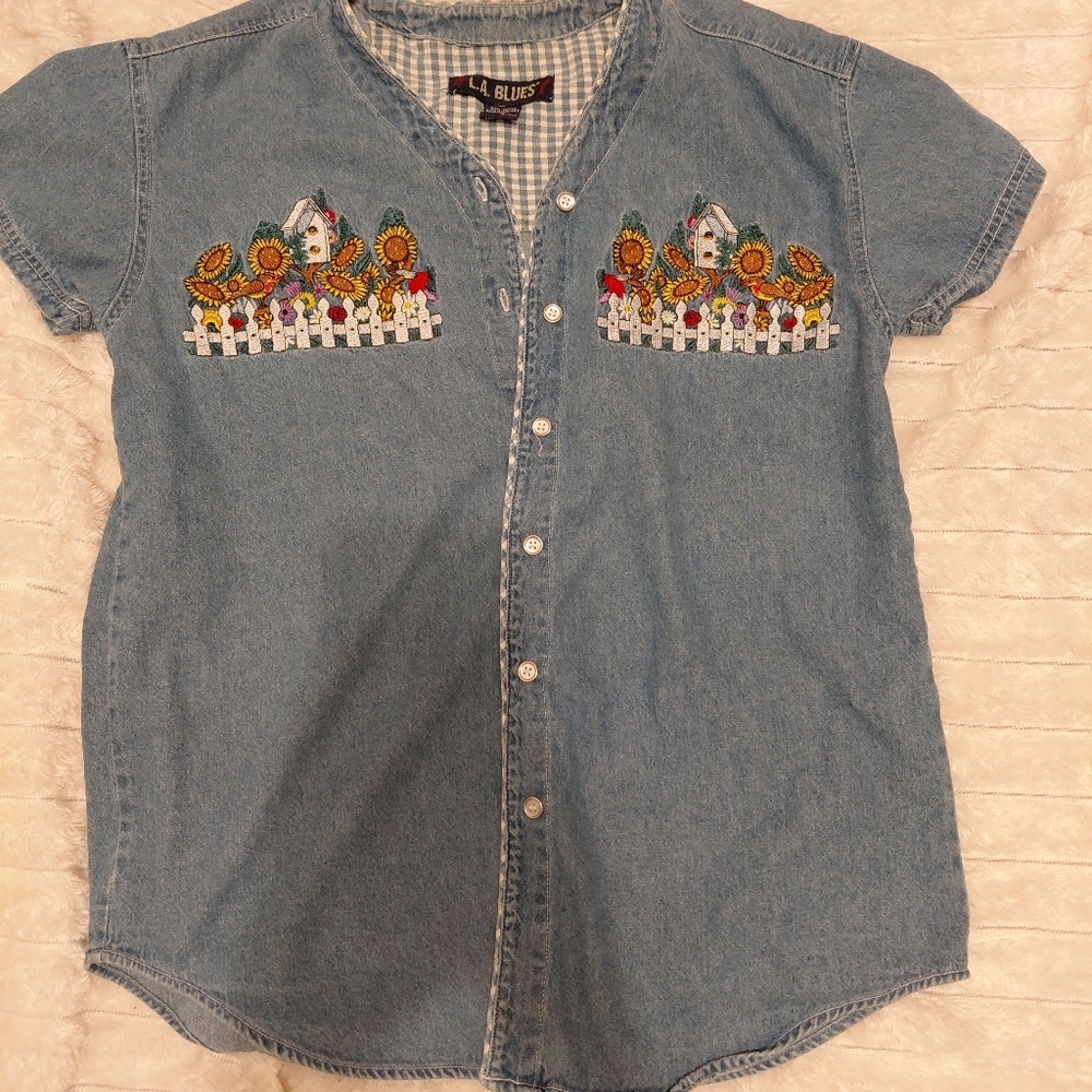 Vintage Grannycore Denim Button Up Top With Embroudered Garden Sunflower Design